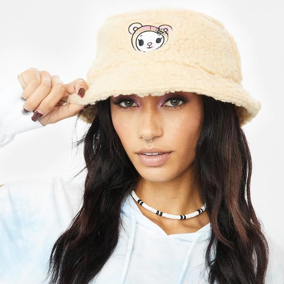 NWT Rare! Tokidoki: Biscottina Fluffy Beige Sherpa Bucket Hat - Picture 1 of 2